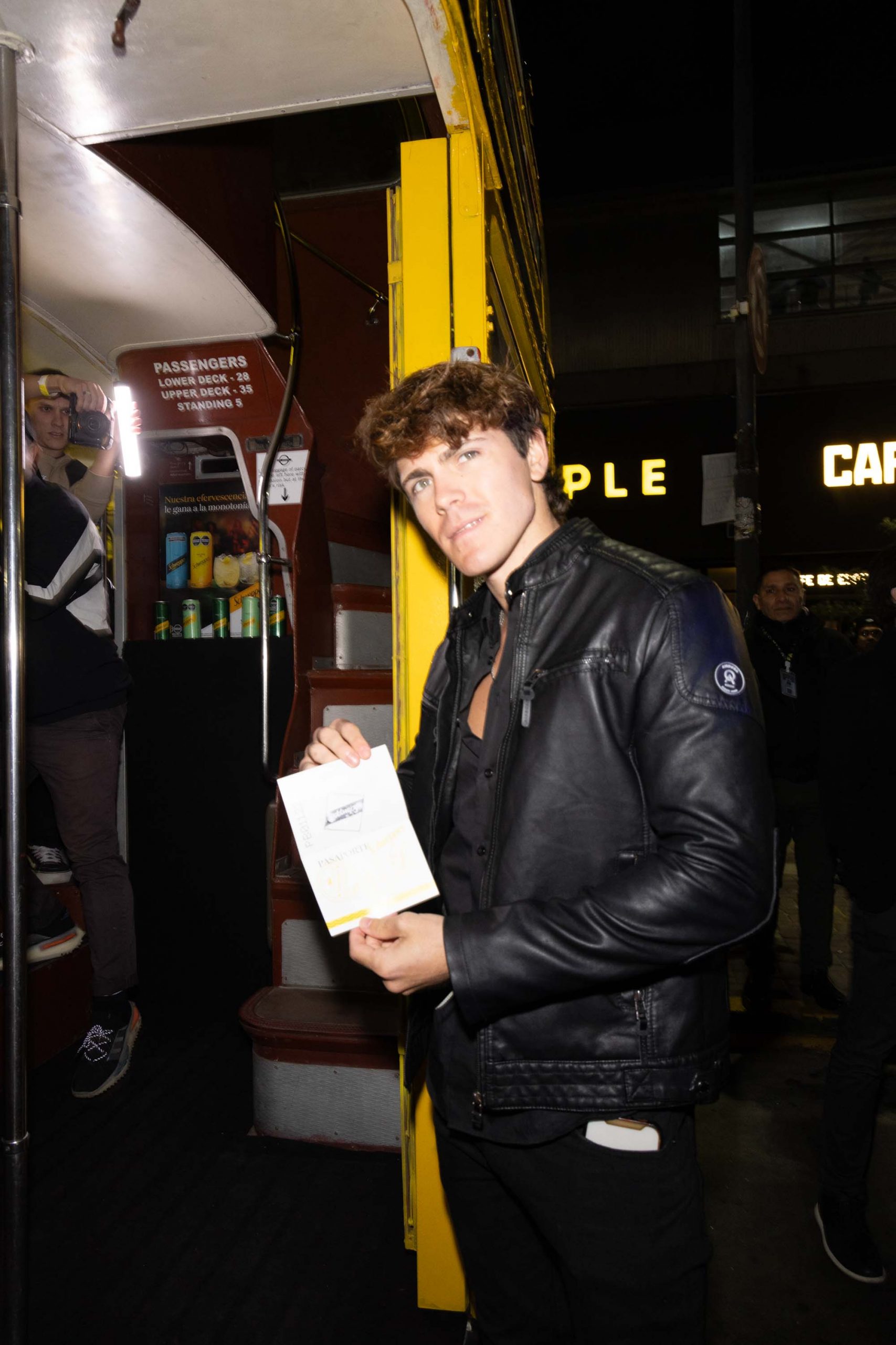 Revista Gente - Schweppes 548