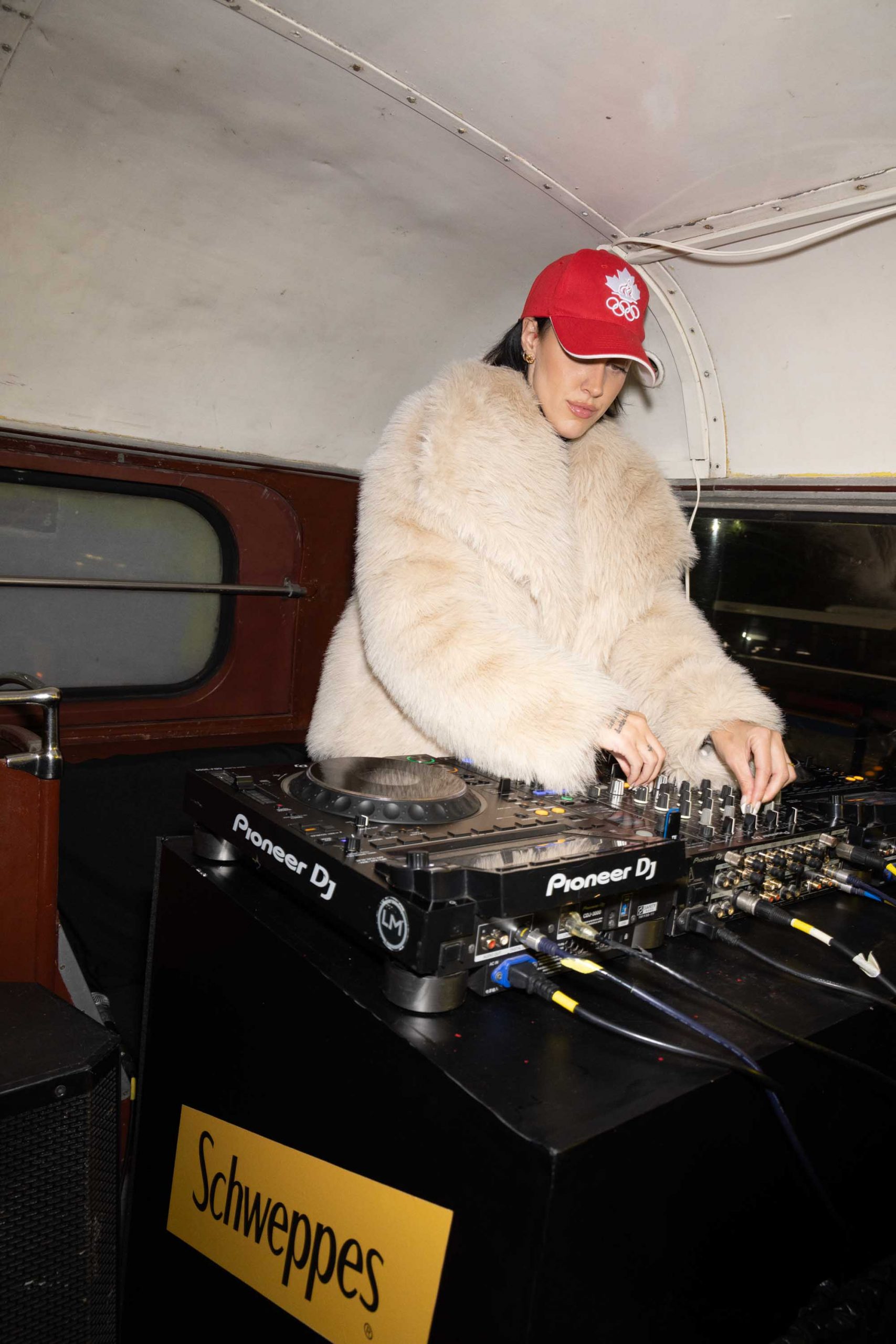 Revista Gente - Schweppes 557